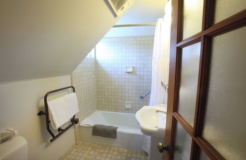 Pacific Grove Cama Y Desayuno | The Charles Pacific Grove - Artfully Designed Inclusive Inn