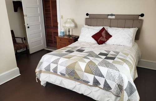 Hendersonville Cama Y Desayuno | The Charleston Inn