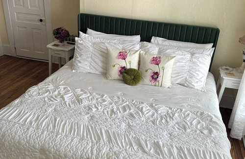 Hendersonville Cama Y Desayuno | The Charleston Inn