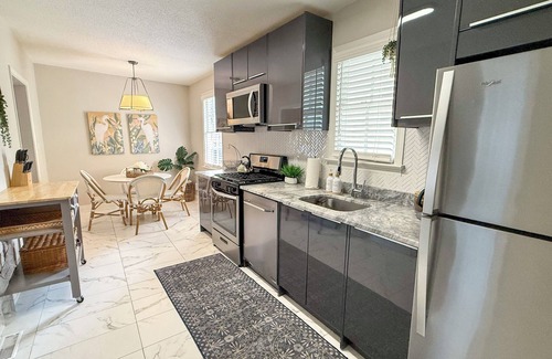 Westside Casa | The Charleston Suites: The Charles Suite
