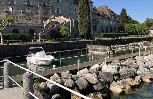 Lugrin Apartamento | El encanto de un castillo junto al lago.