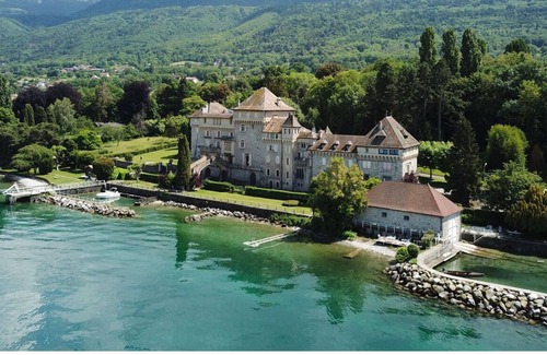 Lugrin Apartamento | El encanto de un castillo a orillas del lago de Ginebra.