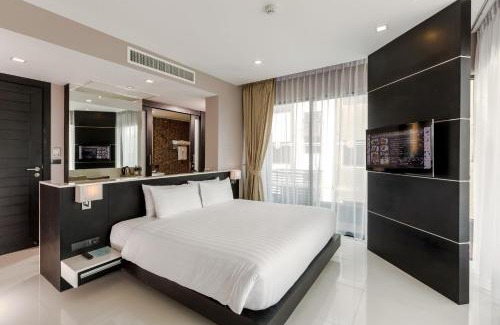Patong Complejo | The Charm Resort Phuket - SHA Certified