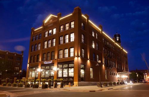 Historic Downtown La Crosse Hotel | The Charmant Hotel