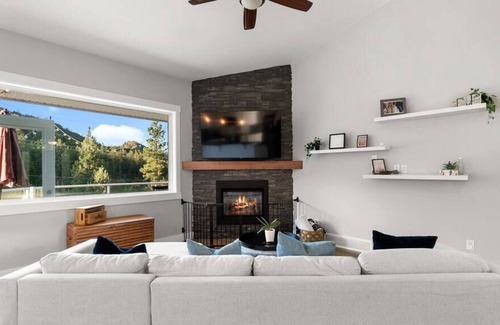 West Kelowna Estates Casa | The Charmed Vine | Wine Trail Getaway