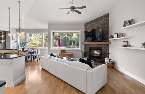 West Kelowna Estates Casa | The Charmed Vine | Wine Trail Getaway