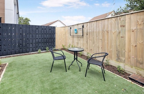 Lower Hutt Casa | The Charming Getaway: 1BR Home