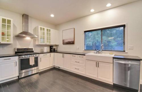 Yuba City Casa | The Charming Home with a Pool
