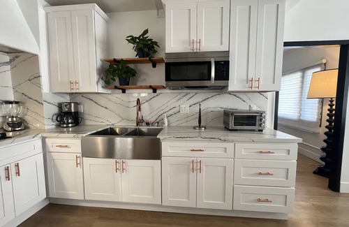 Downtown Riverside Casa | The Charming House of Riverside: All King beds, 55" Smart TVs, W/D, Downtown