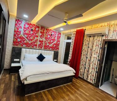 Mohangarh Apartamento | The Charming Retreat 2BHK Service Apartment with Swimming Pool