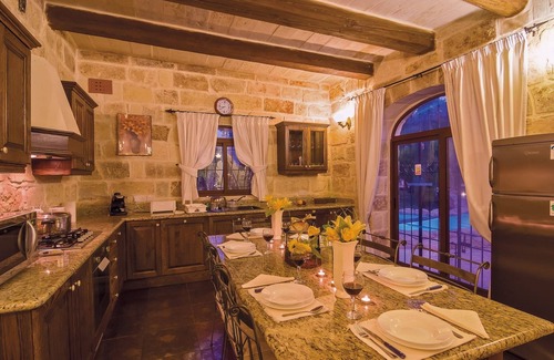 Misraħ Strejnu Villa | The Chateau - Stunning Huge Villa with Private Pool, Garden & Playing Area