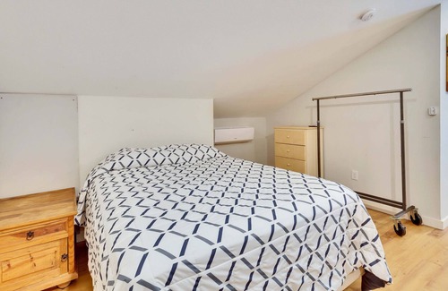 Manchaca Casa | The Chateau Unit D