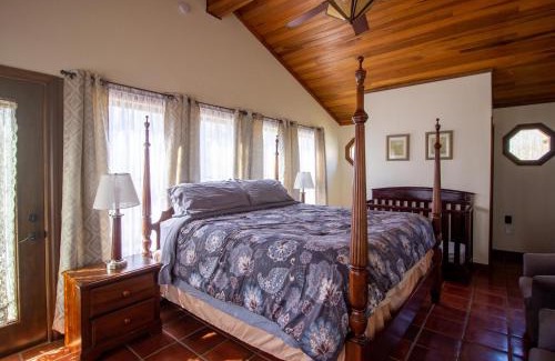 Bloomington Casa | The Chateau