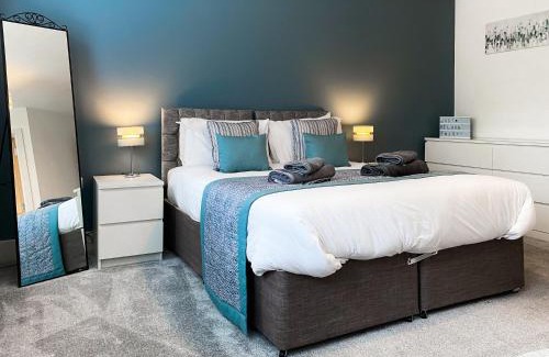 Canterbury Casa | The Chaucer - Modern 3 Bed Home with parking close to city centre