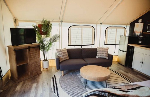 Cadiz Alquiler De RV | The Chetopa, Luxury Safari Tent
