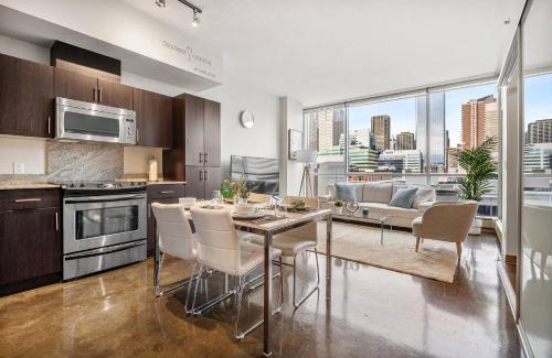 Beltline Apartamento | The Chic Downtown Residence | Luxe + Free Parking