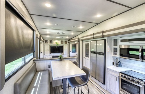Nemo Casa | The Chickadee: Weekly -5%! King Bed! By The Pool! Near Trails!