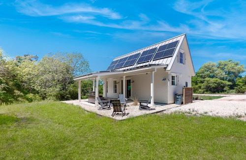 Brenham Casa | The Christmas Hill Cottages