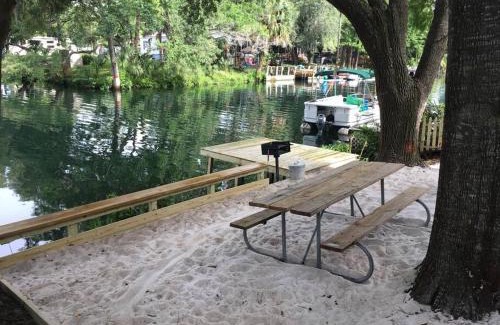 Weeki Wachee Gardens Casa | The Chuby Mermaid - Weeki Wachee River Access Waterfront with Paddlecraft