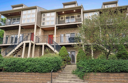 Covington Condominio | The Cincy Staycation - City Views