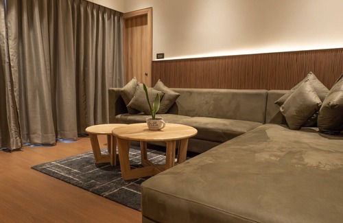 Siliguri Cama Y Desayuno | The Cindrella Hotel