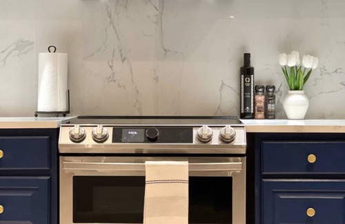 Queens Casa | The Circle Suite Near JFK Airport