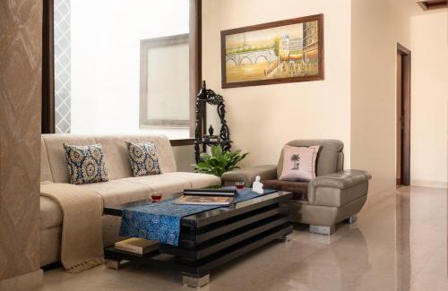 New Friends Colony Apartamento | The City Haven 3BHK New Delhi luxury apartment closest to NFC Community centre