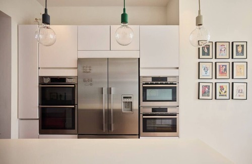 Northcote Casa | The Clapham Crib - Spacious 4 Bdr House with Patio