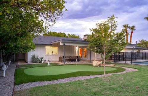 Tonka Vista Casa | The Claremont - Chic Luxe Putting Green & Pool