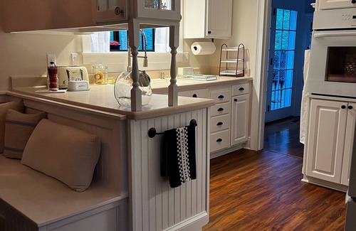 East Ridge Casa | The Claremont Cottage
