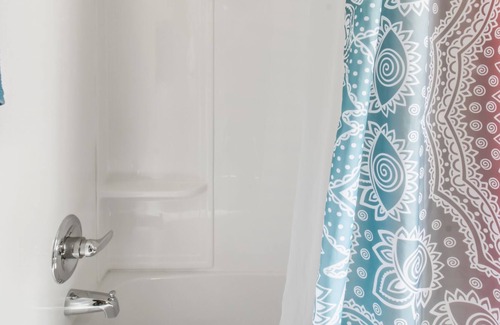 Tyrone Casa | The Claw - An Irvie Home