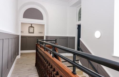 Keith Apartamento | The Clock Tower at The Institute Executive Apartments