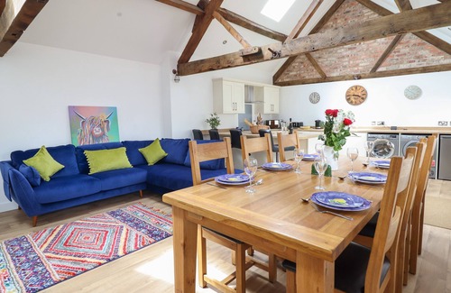 Montgomery Cabaña | THE CLOCKHOUSE, pet friendly, character holiday cottage in Montgomery