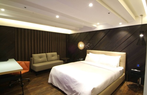 Central District Hotel | The Cloud Hotel