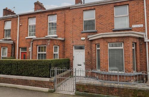 Bogside Casa | The Corner House