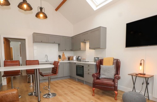 Hambleton Cabina | THE COACH HOUSE, pet friendly in Hambleton, Lancashire