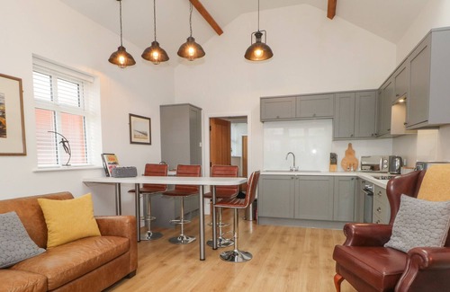 Hambleton Cabina | THE COACH HOUSE, pet friendly in Hambleton, Lancashire