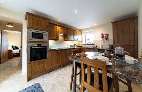 Newton Grange Cabaña | The Coach House Sleeps 2 (1 habitación) Acceso a granero convertido a High Peak Trail