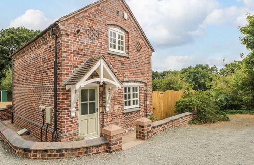 Wrinehill Cabaña | The Coach House