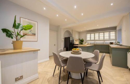 Trafford Casa | The Coach House - Grade 2 Listed