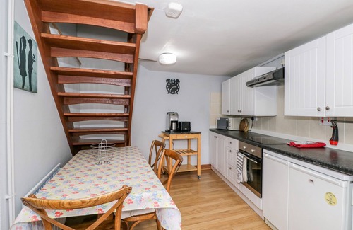 Swineford Cabaña | La casa del entrenador, BITTON
