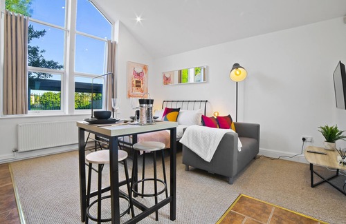 Whitchurch Casa | The Coach House Whitchurch Village