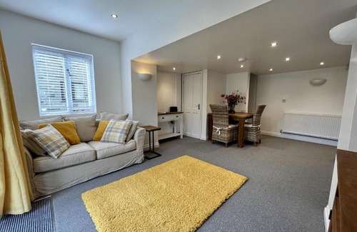 St Austell Casa | The Coach House - with hot tub