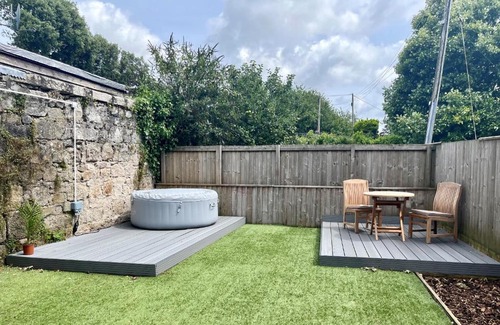 St Austell Casa | The Coach House - with hot tub