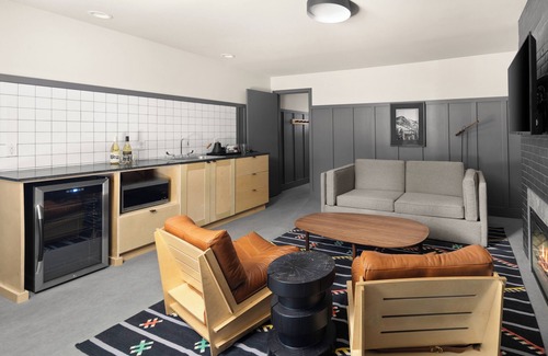 Lakeside Park Hotel | The Coachman Hotel