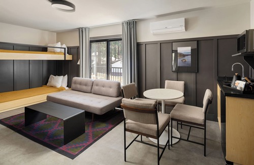 Lakeside Park Hotel | The Coachman Hotel