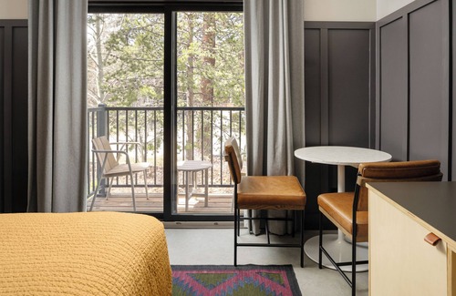 Lakeside Park Hotel | The Coachman Hotel