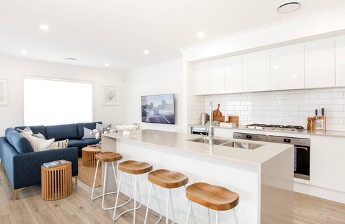Callala Bay Casa | The Coast Beach - Pet Friendly - 2 Mins Walk to Bay