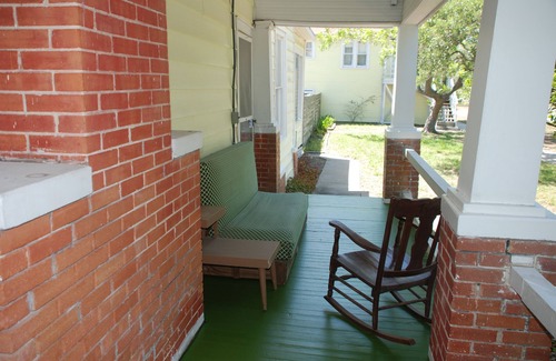 Aransas Pass Casa | The Coast House sobrevivió Harvey! Disponible ahora para alquiler. ¡Póngase en contacto con nosotros hoy!