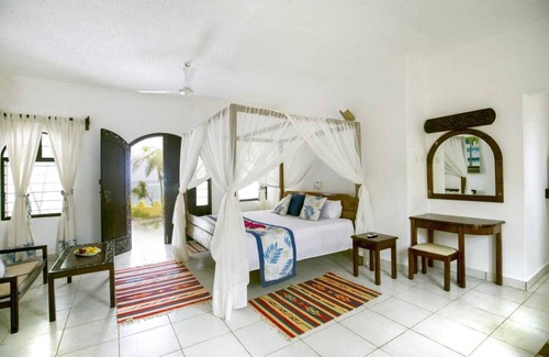 Tiwi Hotel | The Coconut Beach Boutique Lodge & Spa
